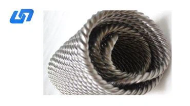 Tubo espiral ondulado de titânio torcido
