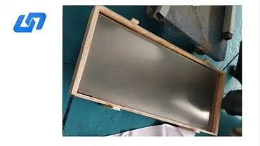 Placa de titânio ASTM F67 / folha
